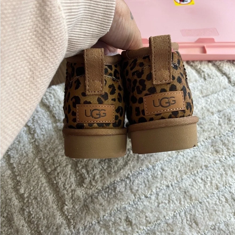 NWT UGG Classic Ultra Mini ankle boots in leopard print size 6 - Picture 6 of 8
